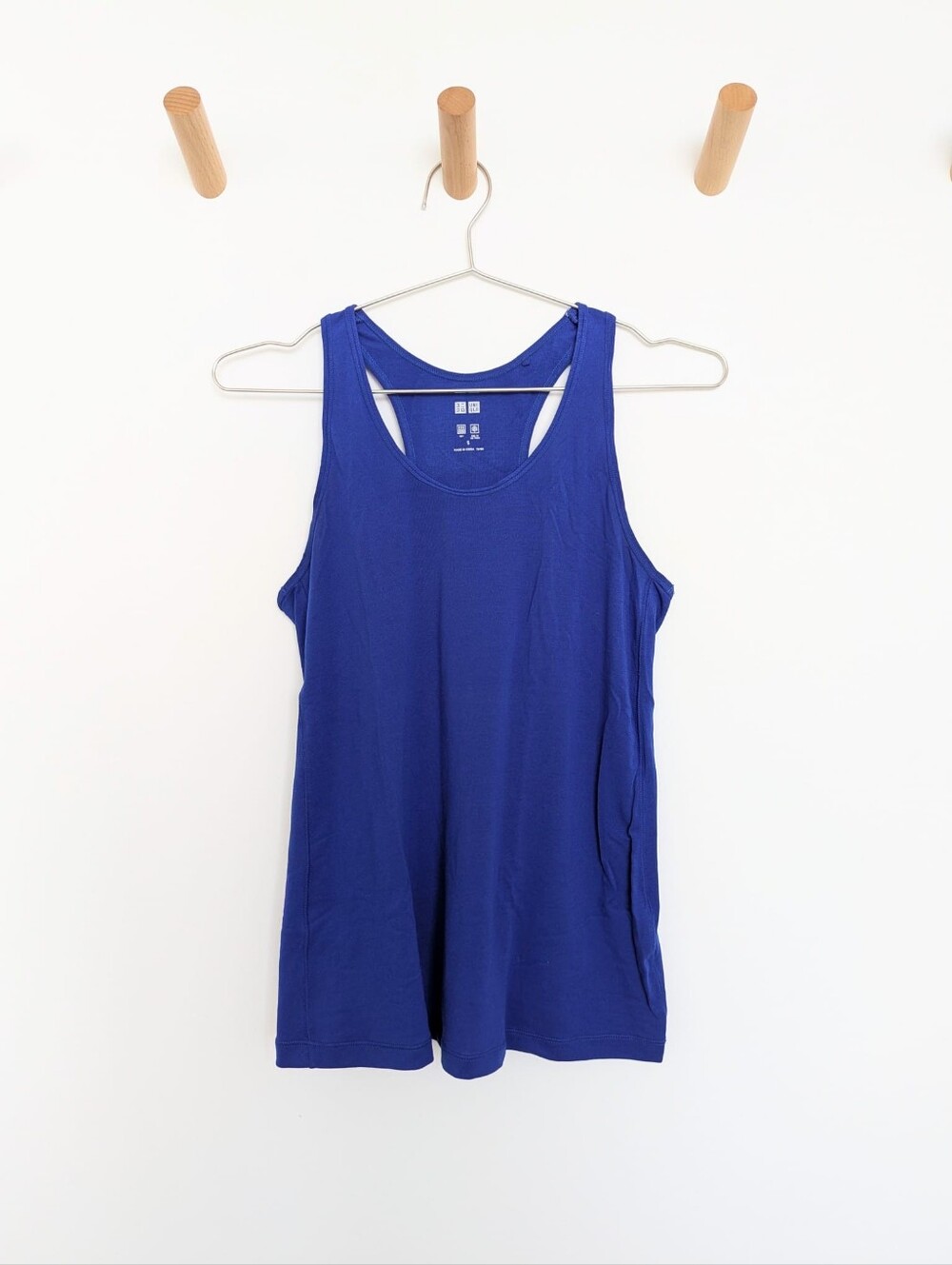 Uniqlo AIRism Blue Racerback Tank Top - Women's Small
